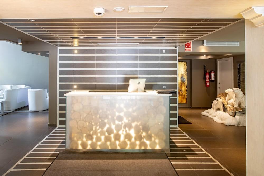 Xalet Bringue Hotel El Serrat Ngoại thất bức ảnh